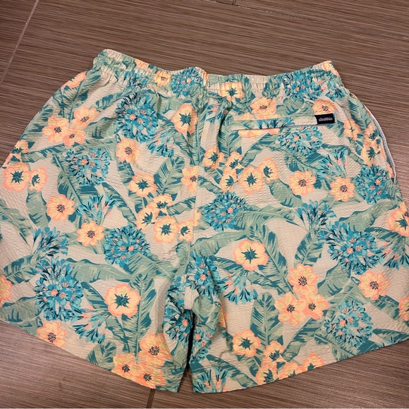 Chubbies The Veranda Nights 5.5” Swim Shorts - Picture 2 of 3